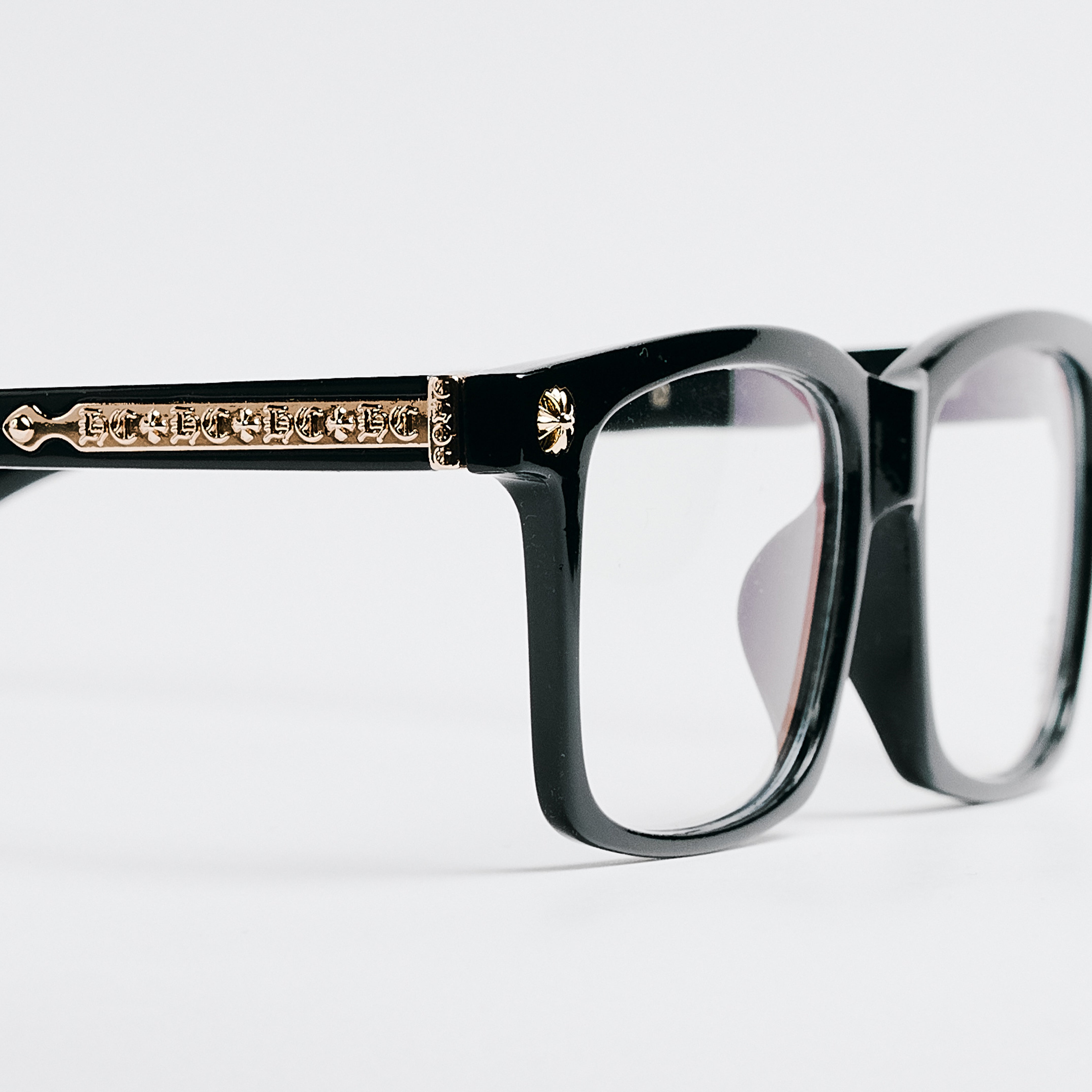 Noir Radiance Gold